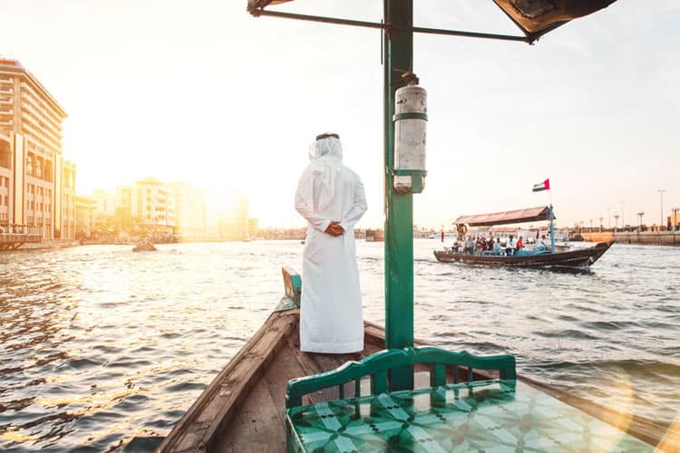 Vaar van Dubai Marina naar Dubai Creek