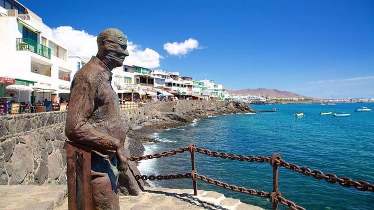 Strand in Playa Blanca, Lanzarote, Canarische Eilanden van Spanje