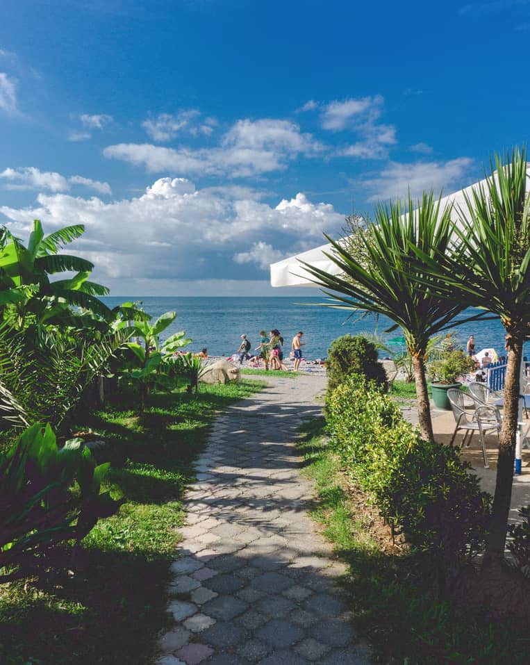 Strand aan de Zwarte Zee bij Batumi